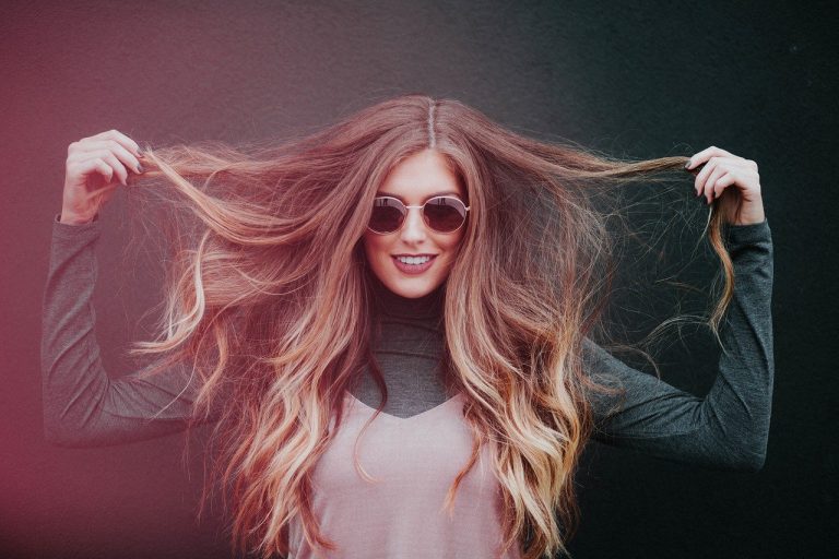 En 2021, on opte pour une coloration cheveux à la maison !