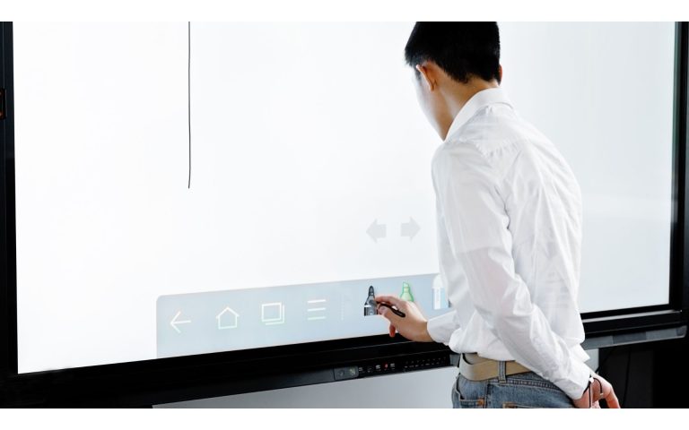 Comment fonctionne un écran interactif