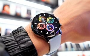 La Galaxy Watch 7 risque de vous faire regretter votre ancienne montre, découvrez le comparatif