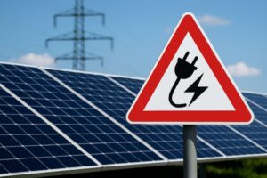 Autoconsommation en péril la norme qui pourrait interdire les kits solaires à brancher sur prise et ralentir la démocratisation de l’énergie solaire