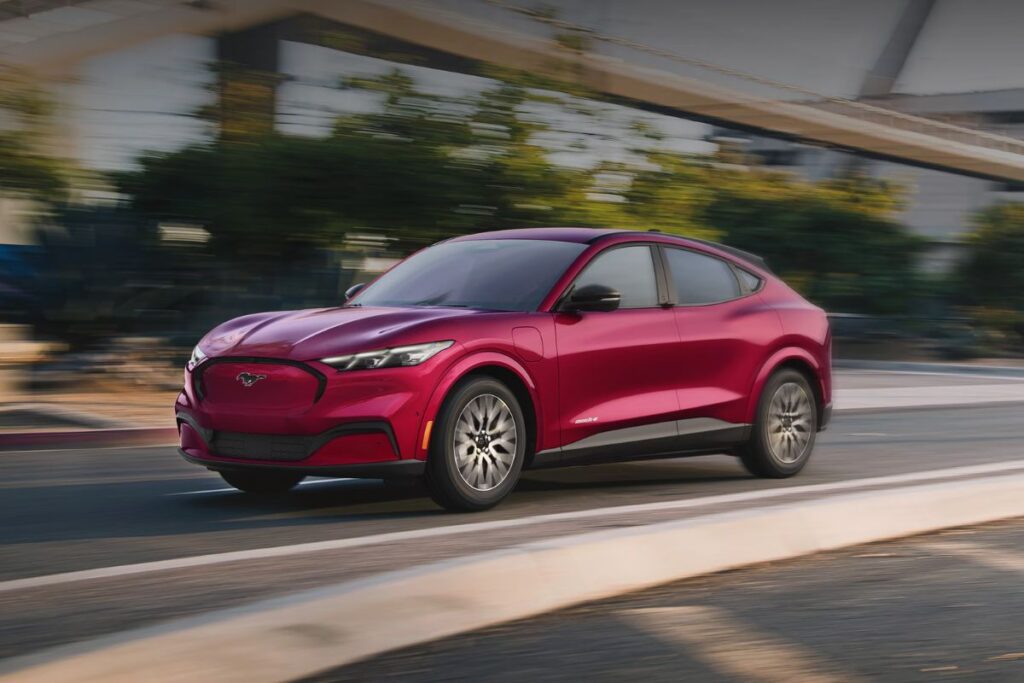 La Ford Mustang Mach-E passe la vitesse supérieure en 2025 autonomie XXL, nouvelles technologies, et un look toujours musclé