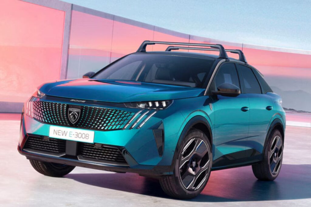 Le Peugeot E-3008 casse les codes avec 700 kilomètres d'autonomie impressionnante et son cockpit digne d’un concept-car du futur