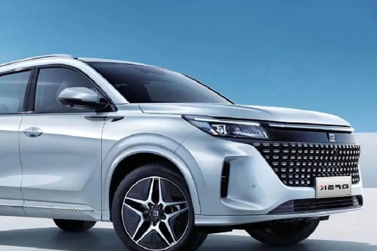 À 25 999 €, ce SUV hybride venu de Chine enterre la concurrence : 217 ch, zéro malus et équipements haut de gamme inclus