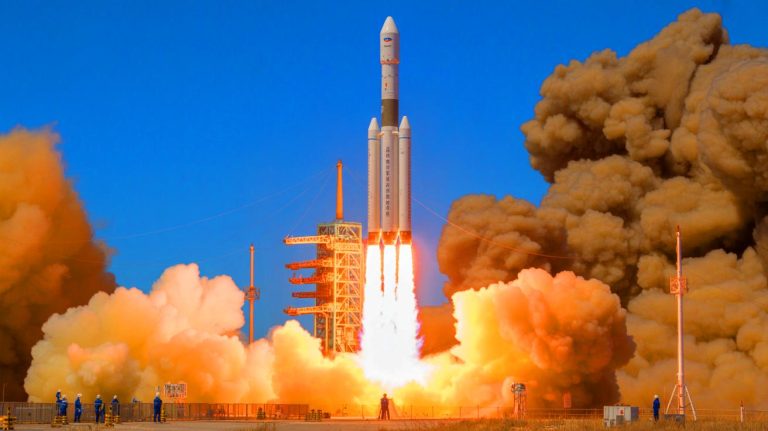 « Ils veulent détrôner SpaceX » : la Chine teste une fusée réutilisable à 9 moteurs avec un tir d’essai spectaculaire