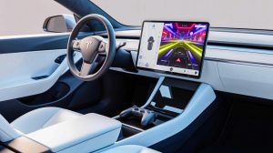 Illustration de l'expérience de jeu vidéo dans une voiture Tesla. Image réalisée par IA.
