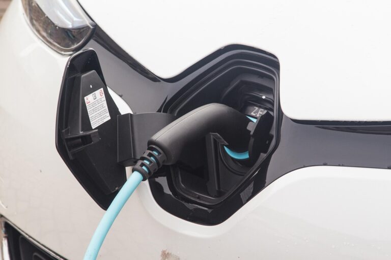 « Cette batterie est un miracle » : la technologie qui propulse les voitures électriques à 500 000 km avec une recharge éclair de 12 minutes bouleverse l&rsquo;industrie auto
