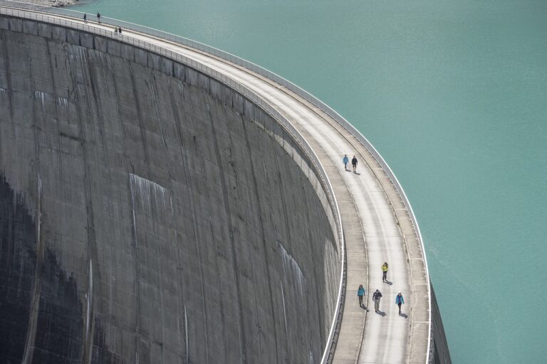 « Les pôles ont bougé » : les barrages humains responsables d&rsquo;un bouleversement planétaire qui pourrait tout changer selon d&rsquo;éminents scientifiques