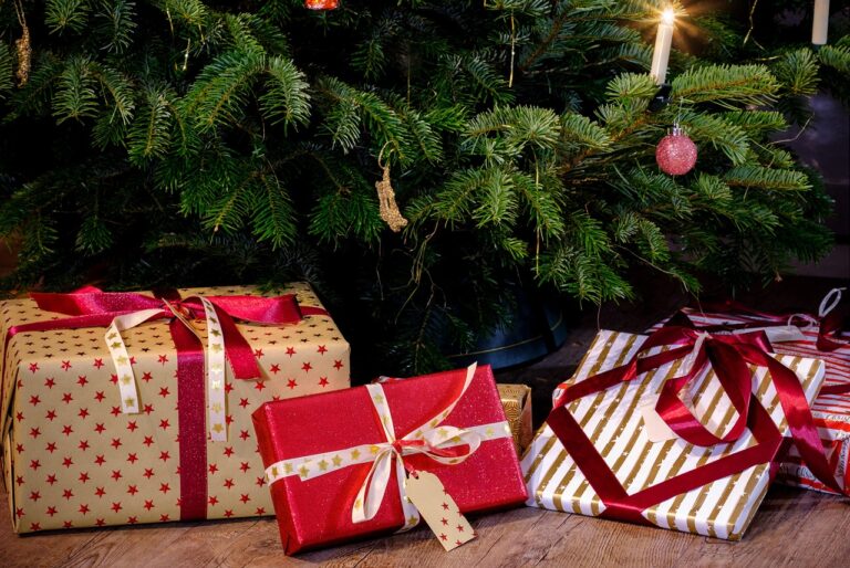 Cadeaux de Noël : découvrez des idées originales pour surprendre vos proches sans vous ruiner cette année