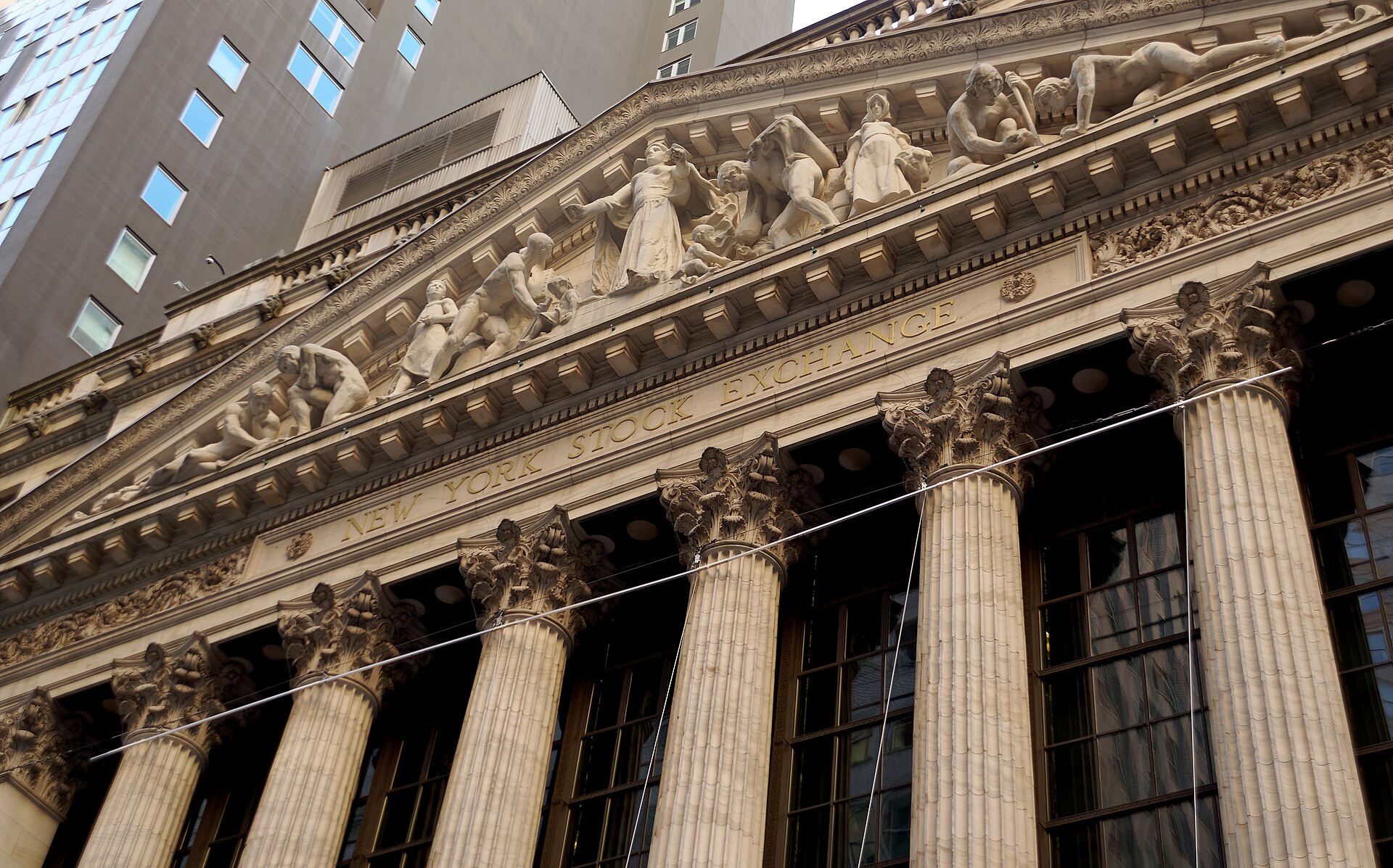 La façade de la Bourse de New York, sur Broad Street