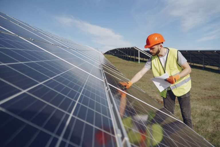 Des cyberattaques pourraient-elles faire tomber le réseau électrique via le solaire ?